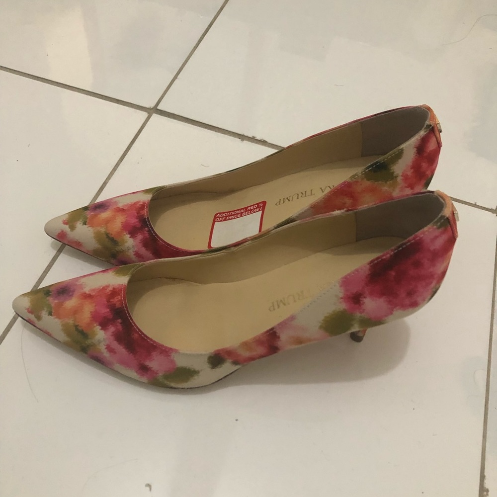 Brand new floral pumps